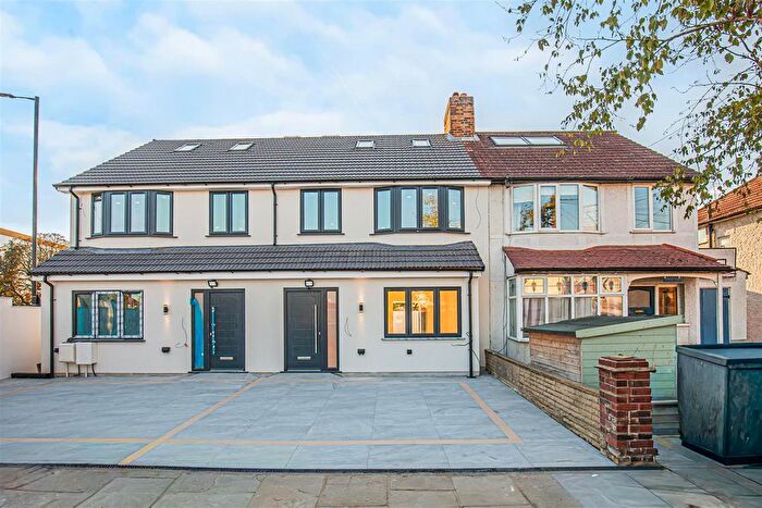 4 Bedroom Terraced House For Sale In Tayben Avenue, Whitton, TW2