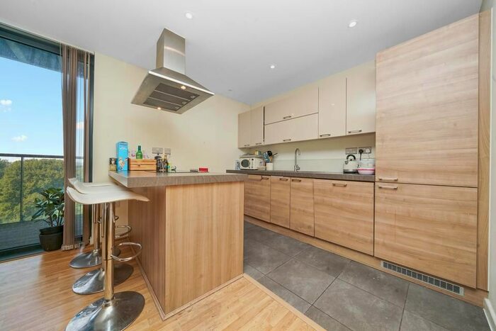 3 Bedroom Flat To Rent In Homerton Road, London, E9
