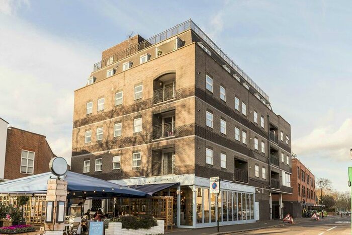 2 Bedroom Flat To Rent In Chiswick High Road, London, W4