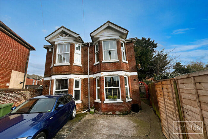 2 Bedroom Semi-Detached House For Sale In Princes Road, Southampton, SO15