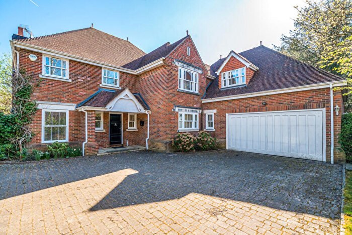 5 Bedroom Detached House For Sale In Waterford Close, Cobham, KT11