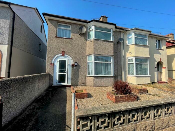 3 Bedroom End Of Terrace House To Rent In Colyer Road, Northfleet, Gravesend, Kent, DA11