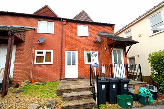 1 Bedroom Flat To Rent In Grange Close, Bradley Stoke, BS32