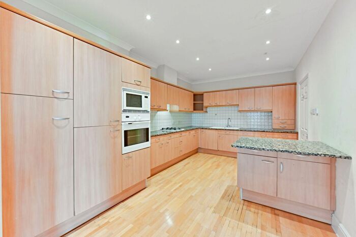 3 Bedroom Flat For Sale In York House, Marylebone, London, W1T