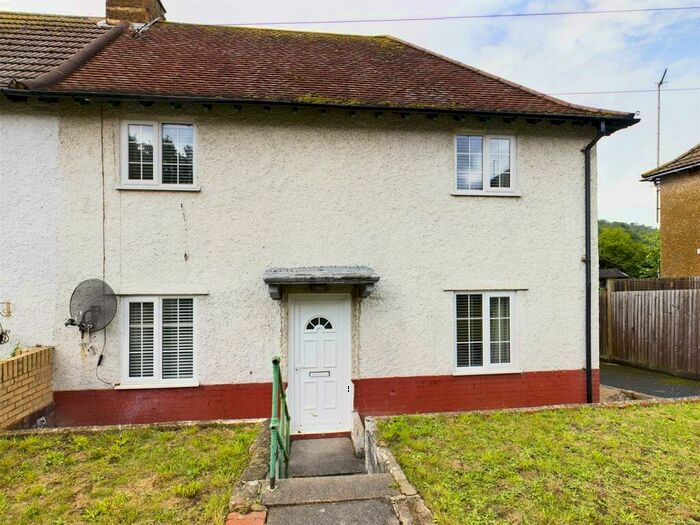 4 Bedroom Semi-Detached House To Rent In Colbourne Avenue, Brighton, BN2