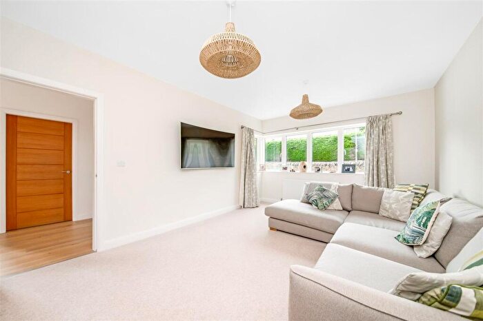 5 Bedroom Detached House For Sale In Burnlee Road, Holmfirth, HD9