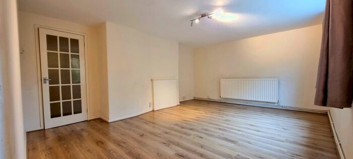 2 Bedroom Flat To Rent In Longmead, Hatfield, AL10