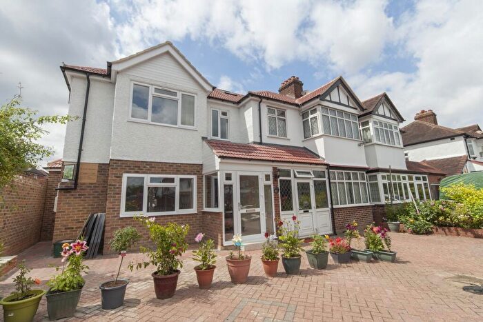 2 Bedroom Maisonette To Rent In Angel Hill, Sutton, SM1