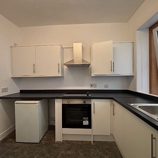 2 Bedroom Flat To Rent In High Street, Perth, Perthshire, PH1