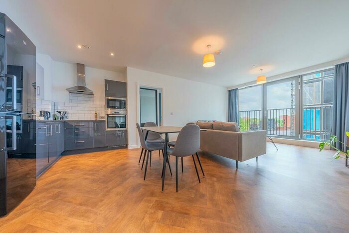 2 Bedroom Apartment To Rent In Broadside, Oldham Road, M4