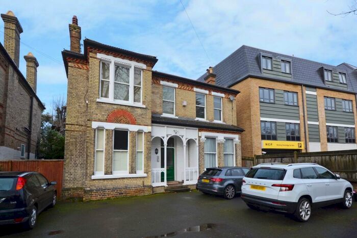 2 Bedroom Flat To Rent In Blyth Road Bromley, BR1