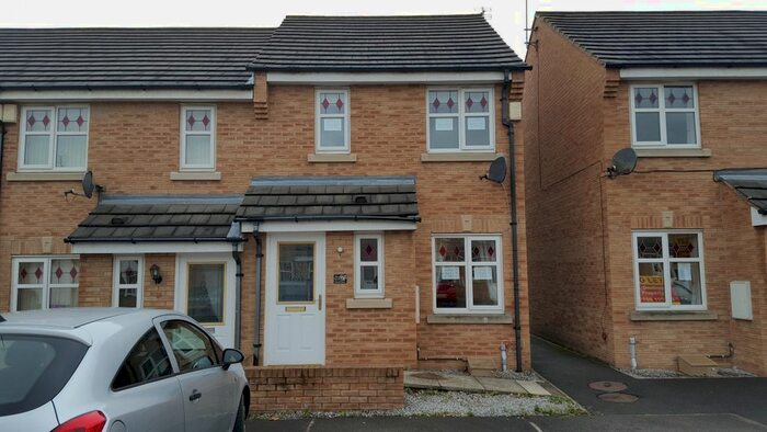 2 Bedroom Property To Rent In Hoctun Close, Castleford, WF10