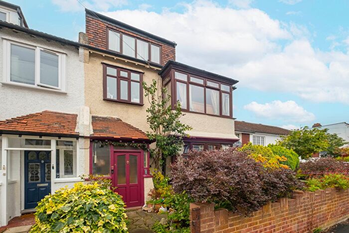 5 Bedroom Semi Detached House For Sale In Grayham Road, New Malden, KT3