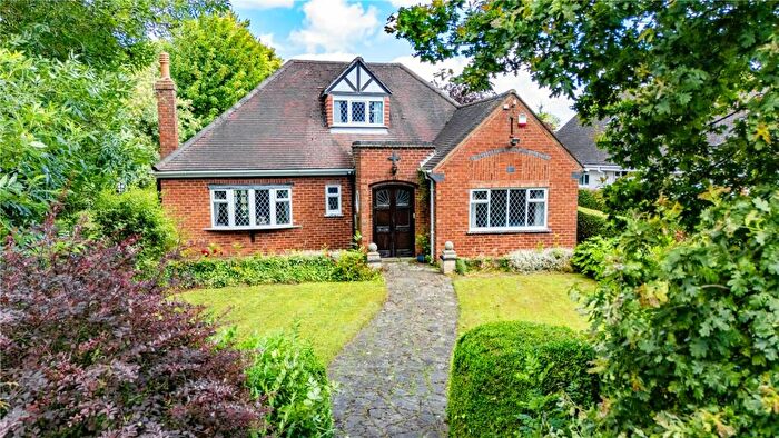 3 Bedroom Bungalow For Sale In Humberston Avenue, Humberston, Grimsby, Lincolnshire, DN36