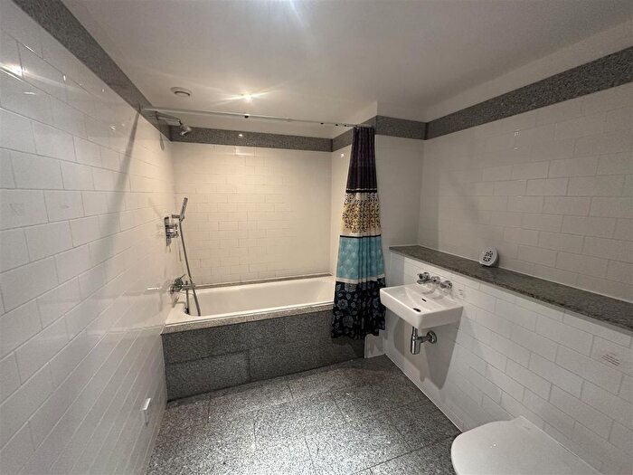 2 Bedroom Flat For Sale In Express Building, Oldham Road, Ancoats, Manchester, M4