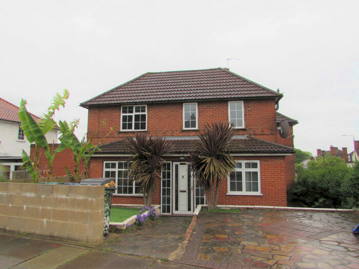 4 Bedroom End Of Terrace House To Rent In Langham Road, Edgware, HA8