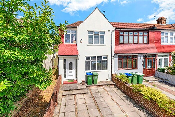 3 Bedroom End Terrace House For Sale In Glenview, London, SE2