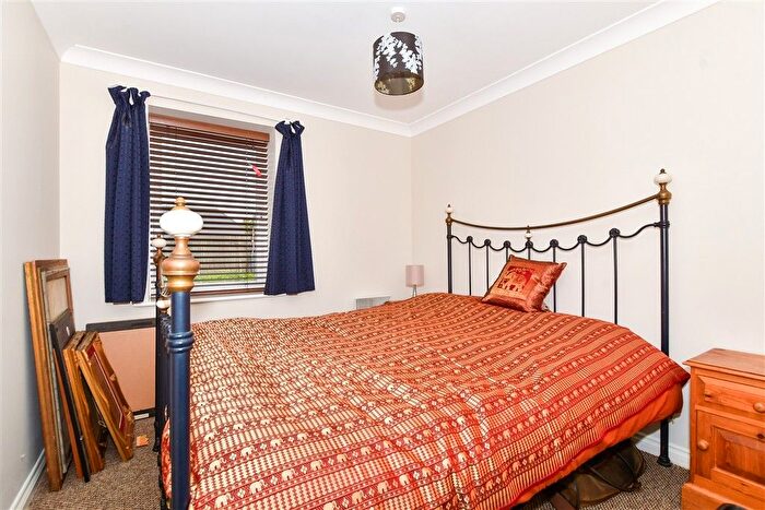 2 Bedroom Flat For Sale In Bambridge Court, Maidstone, Kent, ME14