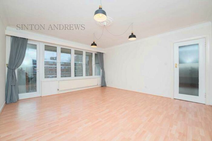 2 Bedroom Flat To Rent In Westmount Court, Corringway, W5