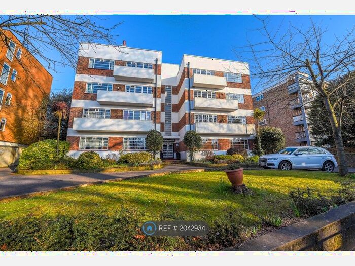 2 Bedroom Flat To Rent In Viceroy Lodge, Surbiton, KT6