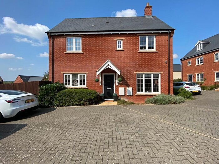 4 Bedroom Detached House For Sale In Claydon Close, Banbury, Oxfordshire, OX16