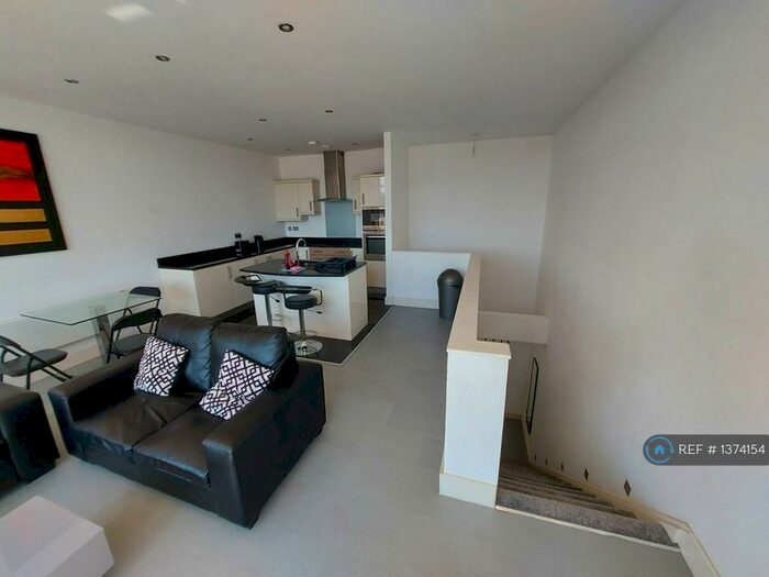 2 Bedroom Flat To Rent In The Axis, Nottingham, NG1