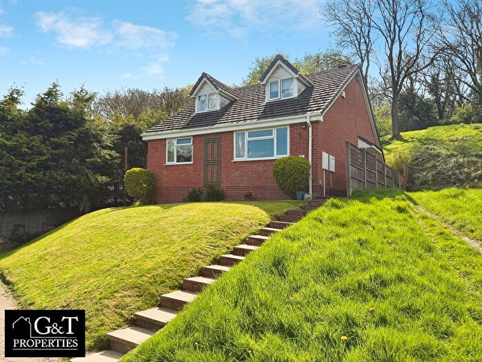 3 Bedroom Bungalow For Sale In B Hall Lane, Bilston, WV14