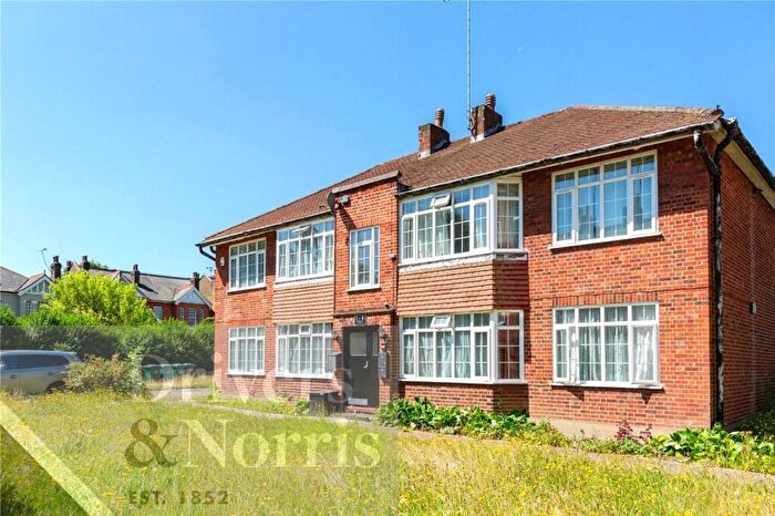 2 Bedroom Apartment To Rent In Torrington Way, North Finchley, London, N12