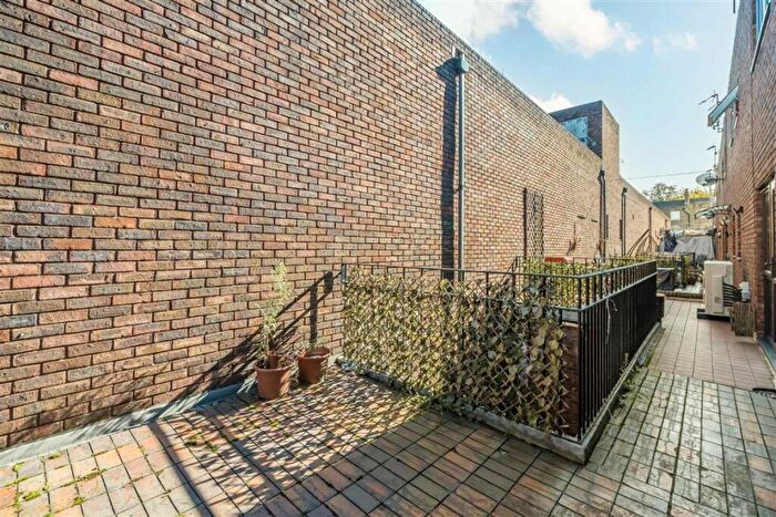 3 Bedroom Flat To Rent In Linhope Street, London, NW1
