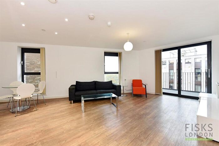 2 Bedroom Flat For Sale In Kingfisher Heights, Bramwell Way, Silvertown, Newham, London, E16