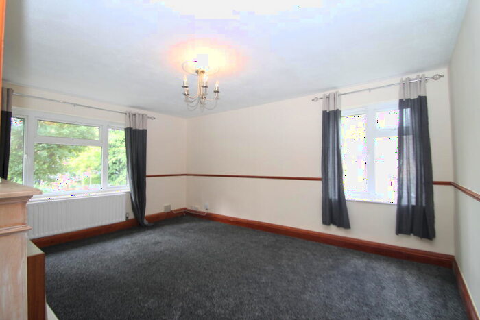 2 Bedroom Apartment To Rent In **Zero Deposits Option Available** Reigate, RH2