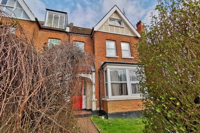 Studio To Rent In Onslow Gardens, London, N10