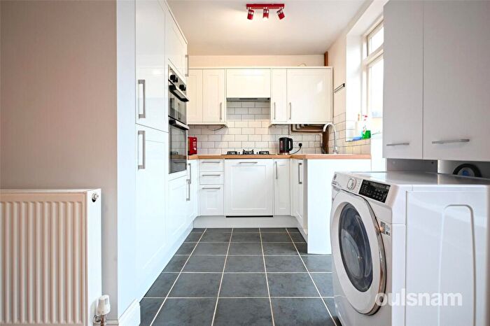 3 Bedroom Semi-Detached House For Sale In Wentworth Park Avenue, Harborne, West Midlands, B17