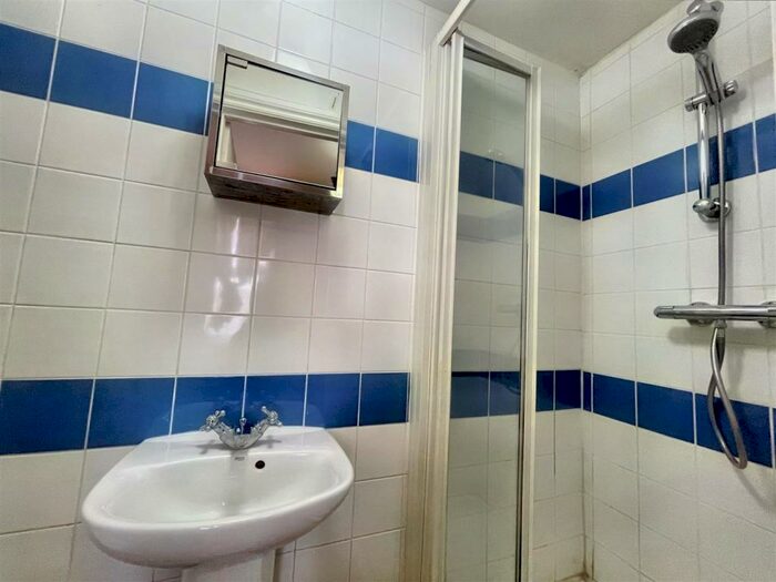 Studio To Rent In Cedar Road, London, NW2