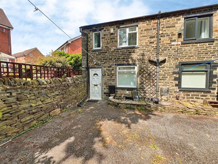 2 Bedroom End Of Terrace House For Sale In Leeds Road, Eccleshill, Bradford, BD2