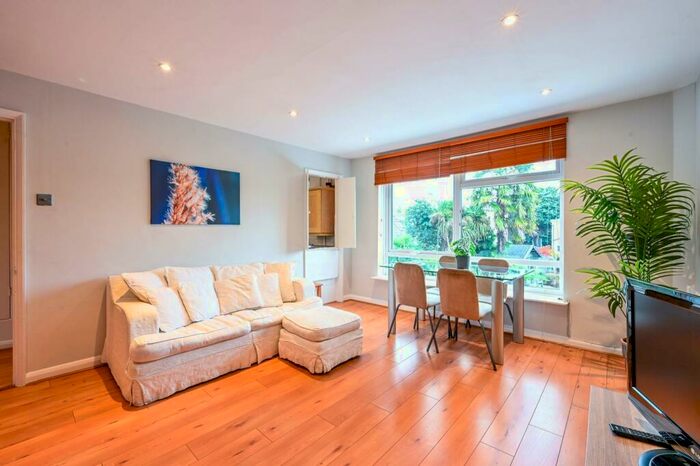 2 Bedroom Flat To Rent In Glamorgan Road, Kingston, Hampton Wick, Kingston Upon Thames, KT1