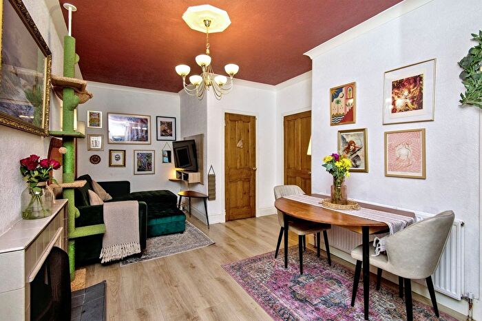 3 Bedroom Maisonette For Sale In Ladywynd, Cupar, KY15