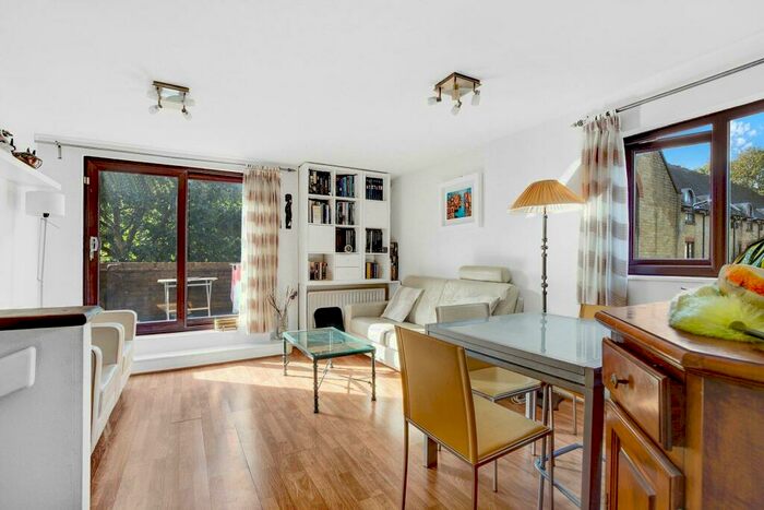 2 Bedroom Terraced House To Rent In Waveney Close, London, E1W