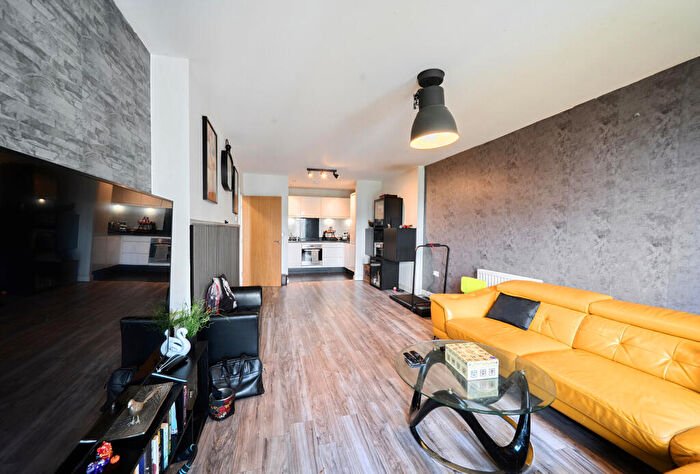 2 Bedroom Apartment For Sale In Telegraph Avenue, London, NW9
