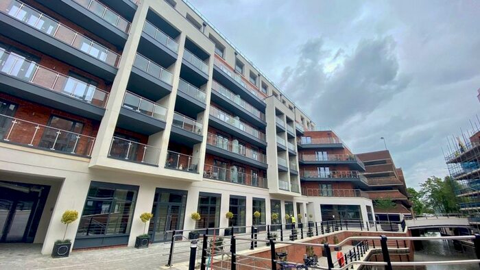 2 Bedroom Apartment To Rent In The Colonnade, Maidenhead, SL6