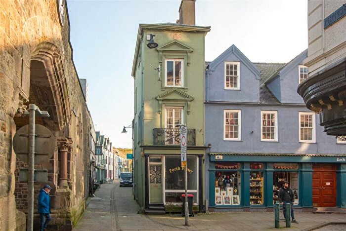 2 Bedroom Apartment For Sale In High Street, Caernarfon, Gwynedd, LL55