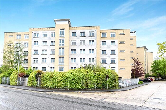2 Bedroom Apartment For Sale In The Meridian, Kenavon Drive, Reading, Berkshire, RG1