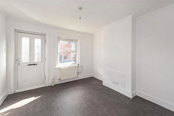 2 Bedroom Property To Rent In Norfolk Road, Tonbridge, TN9
