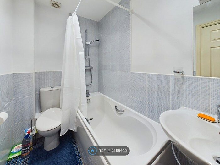 4 Bedroom Terraced House To Rent In The Courtyard, Scarborough, YO11