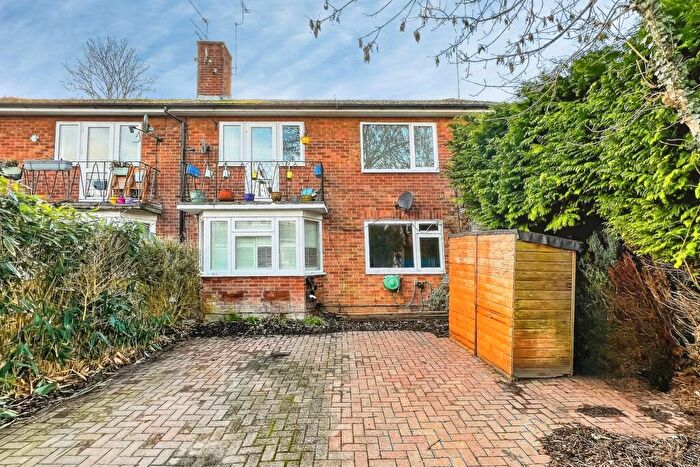 2 Bedroom Maisonette For Sale In Reeves Way, Wokingham, RG41