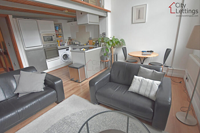 2 Bedroom Apartment To Rent In Crusader House, City Centre, NG1