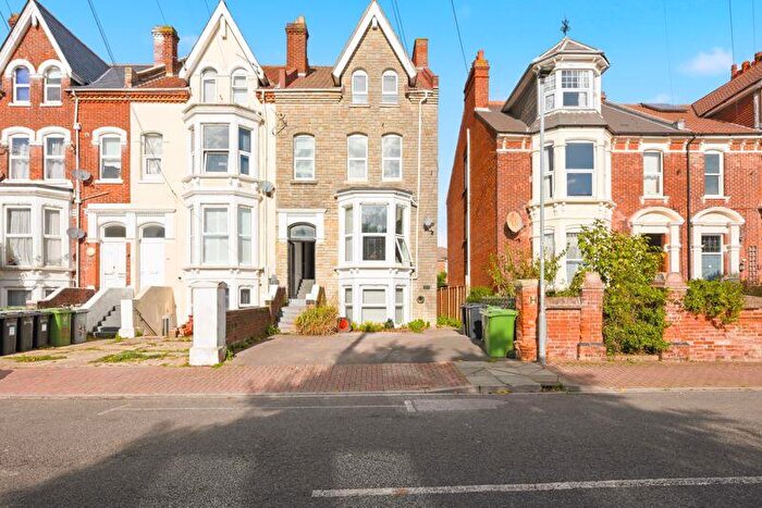 2 Bedroom Apartment To Rent In Salisbury Road, Southsea, PO4