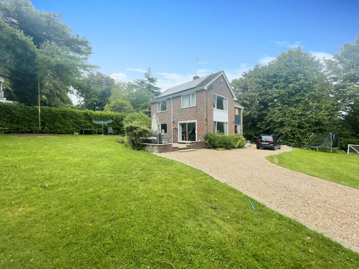 5 Bedroom Detached House To Rent In First Avenue, Worthing, BN14