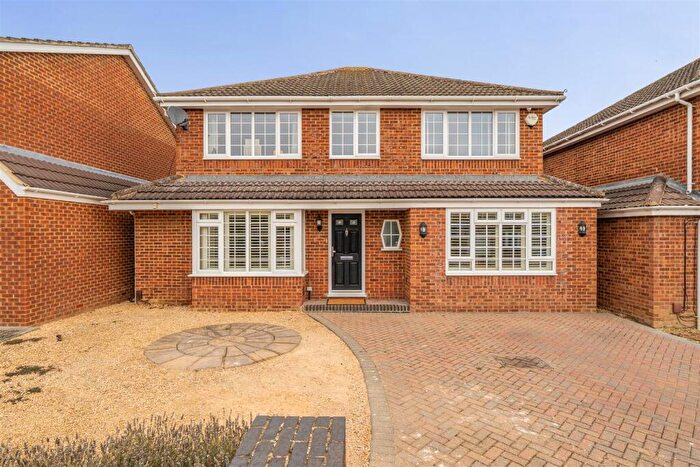 4 Bedroom Detached House For Sale In Cranbrook Drive, Maidenhead, SL6