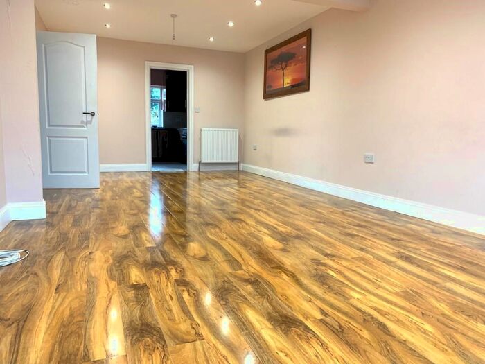 4 Bedroom Semi-Detached House To Rent In Stanwell Gardens, Stanwell, Staines-Upon-Thames, TW19